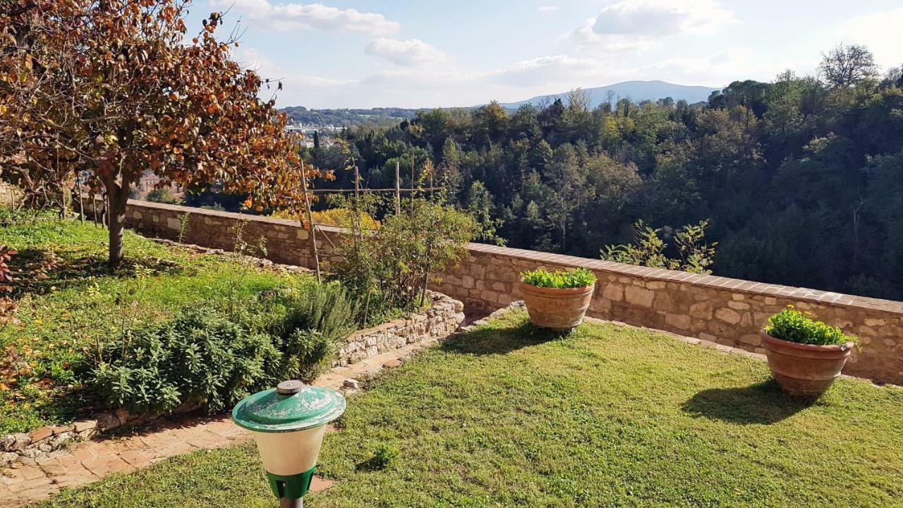 La Casa Del Fotografo Apartment Colle Val D'Elsa Luaran gambar