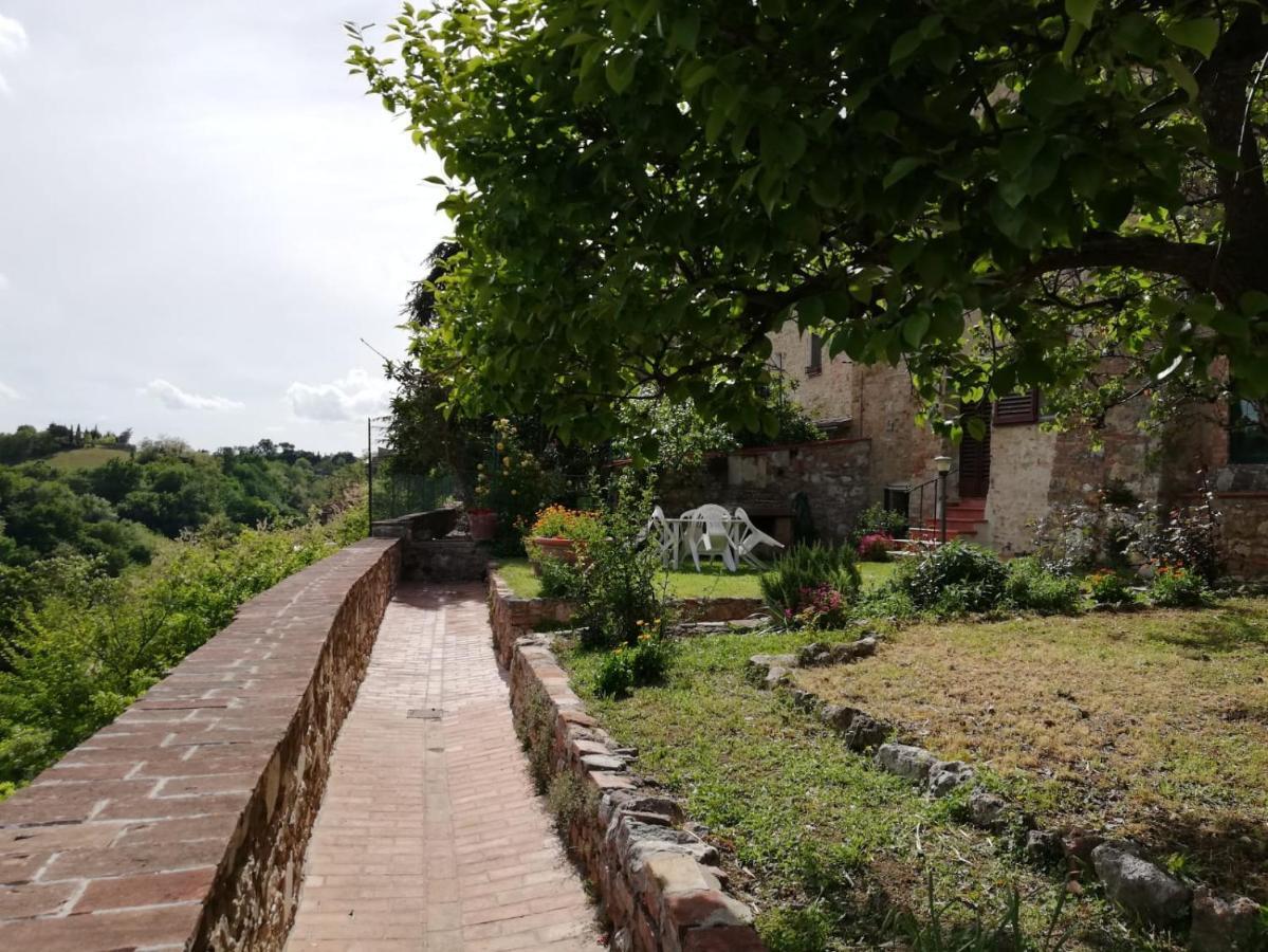 La Casa Del Fotografo Apartment Colle Val D'Elsa Luaran gambar